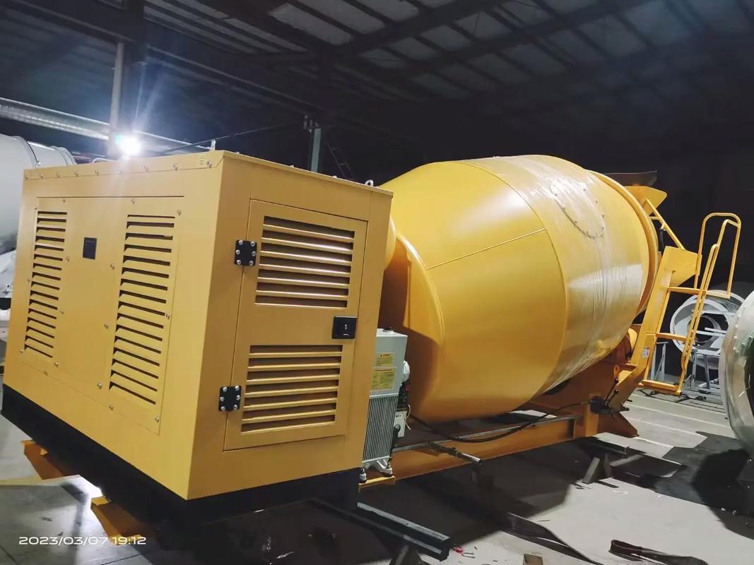 船舶混凝土泵送與布料技術(shù) 船載攪拌罐、船上泵送與臂架布料一體化解決方案